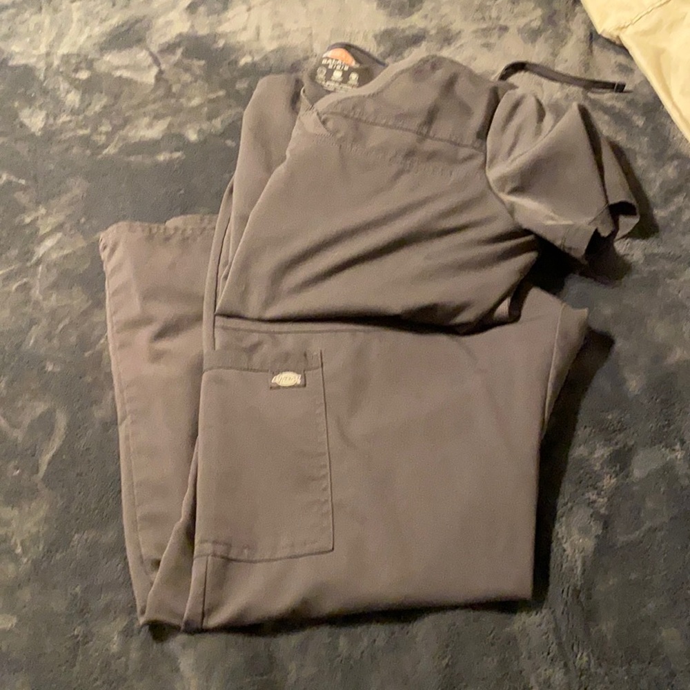 Grey scrubs pants m petite.